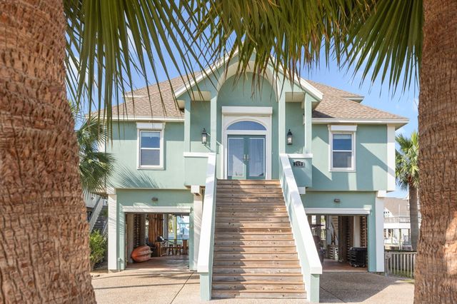 219 Lokai Street, Tiki Island, TX 77554
