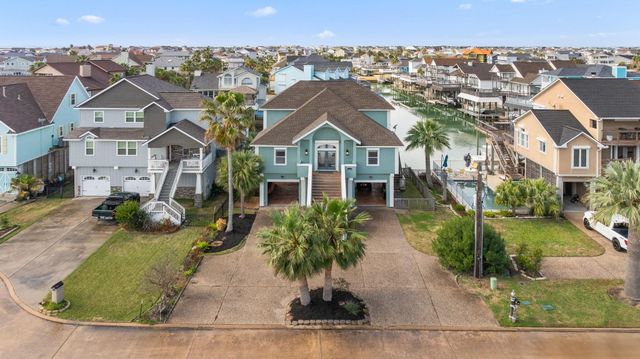 219 Lokai Street, Tiki Island, TX 77554