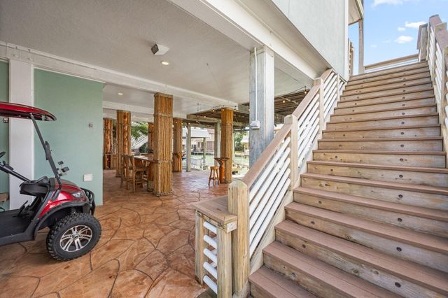 219 Lokai Street, Tiki Island, TX 77554