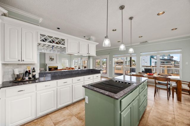 219 Lokai Street, Tiki Island, TX 77554