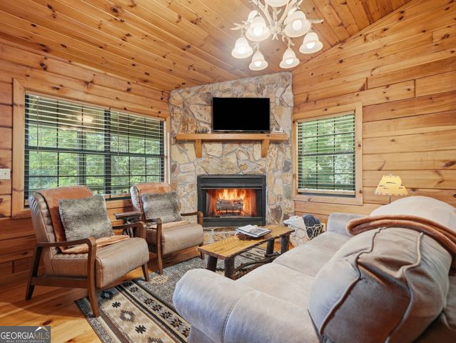 216 Laurel Creek Road, Blue Ridge, GA 30513