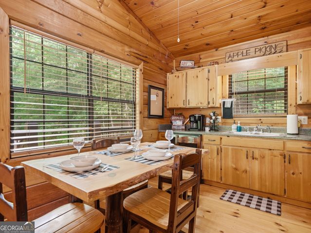 216 Laurel Creek Road, Blue Ridge, GA 30513