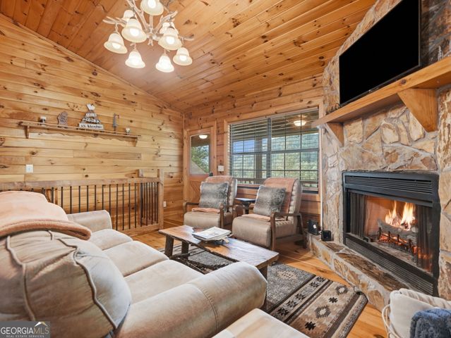 216 Laurel Creek Road, Blue Ridge, GA 30513