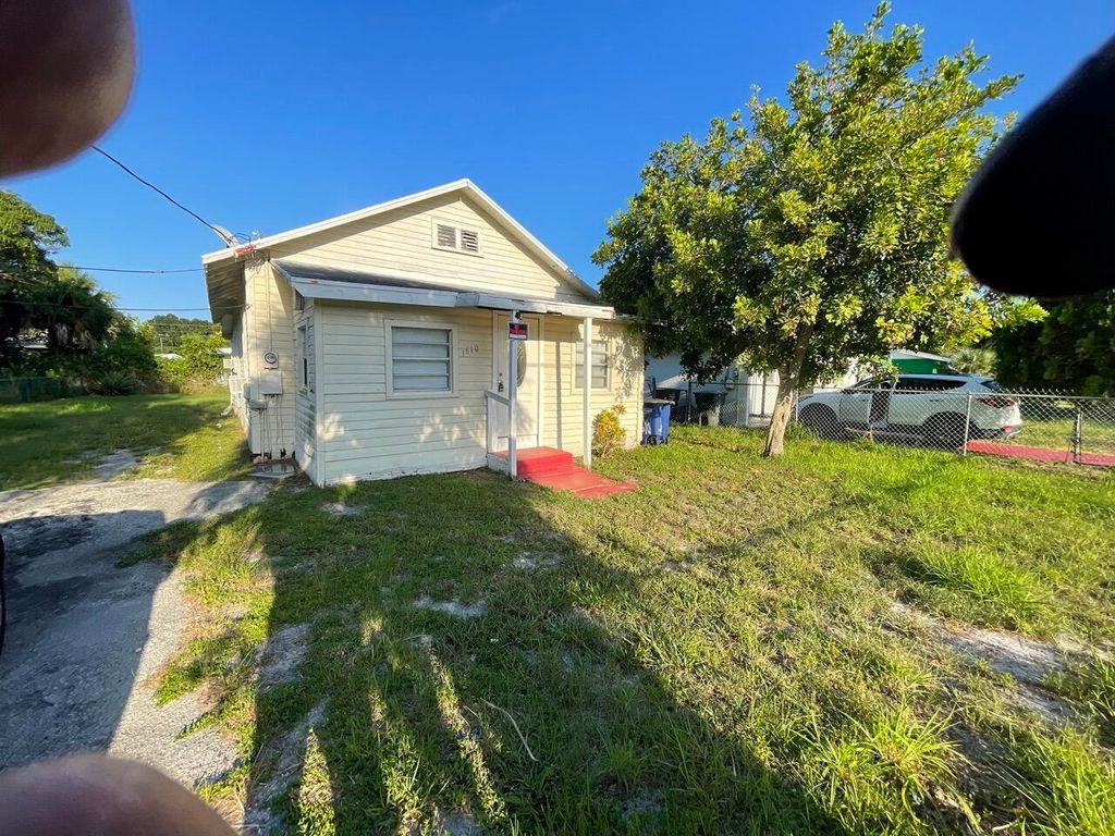 1610 N 14th Street, Fort Pierce, FL 34950