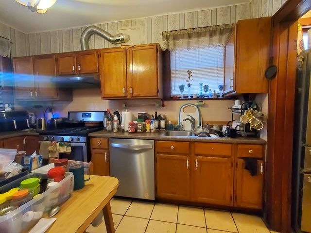 5028 W Parker Avenue, Chicago, IL 60639