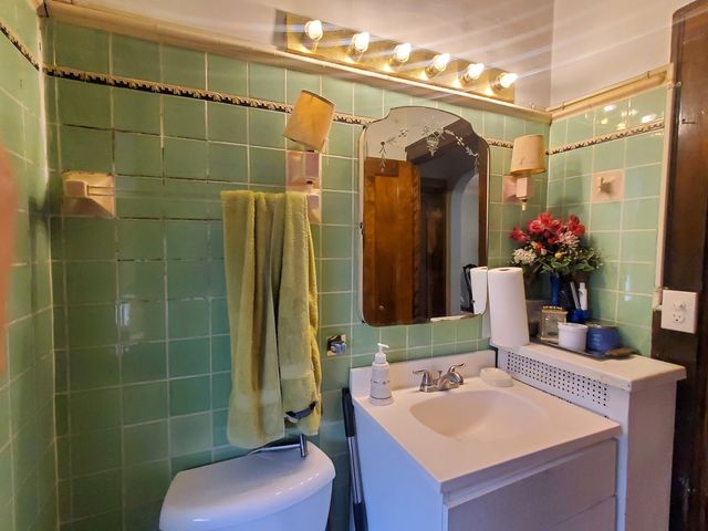 5028 W Parker Avenue, Chicago, IL 60639