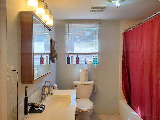 5028 W Parker Avenue, Chicago, IL 60639