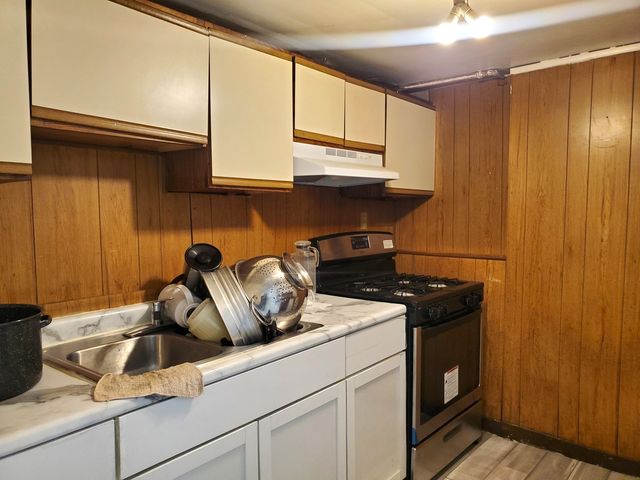 5028 W Parker Avenue, Chicago, IL 60639