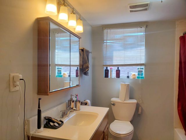 5028 W Parker Avenue, Chicago, IL 60639