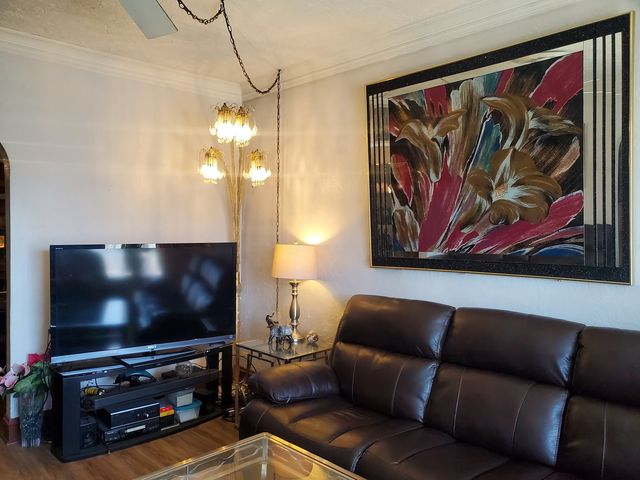 5028 W Parker Avenue, Chicago, IL 60639
