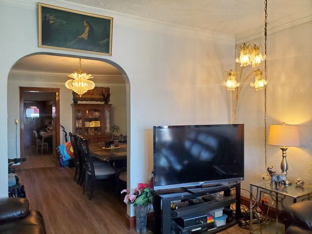 5028 W Parker Avenue, Chicago, IL 60639