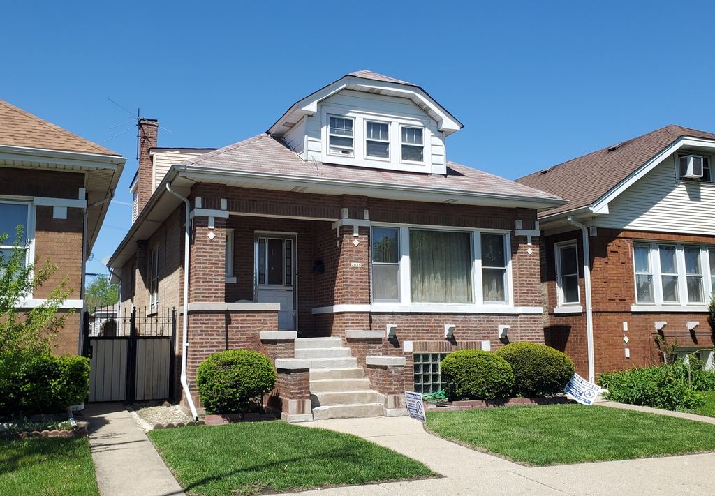 5028 W Parker Avenue, Chicago, IL 60639