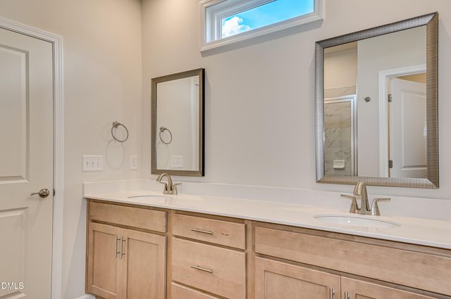 105 King Tucks Way, Four Oaks, NC 27524