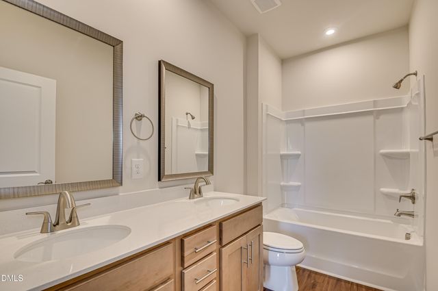 105 King Tucks Way, Four Oaks, NC 27524