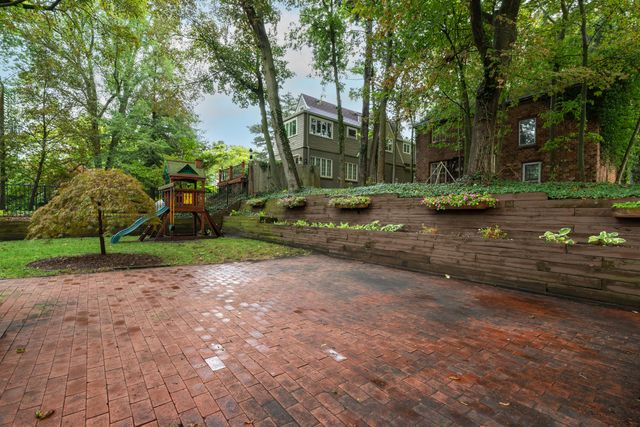 2336 Westchester Lane, Kalamazoo, MI 49008