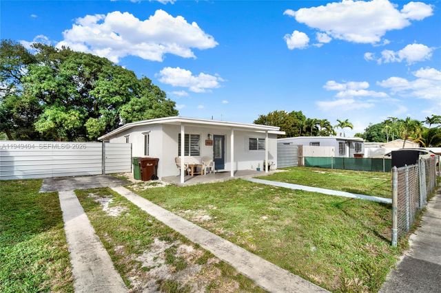 463 E 61st St, Hialeah, FL 33013