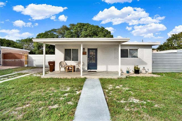 463 E 61st St, Hialeah, FL 33013
