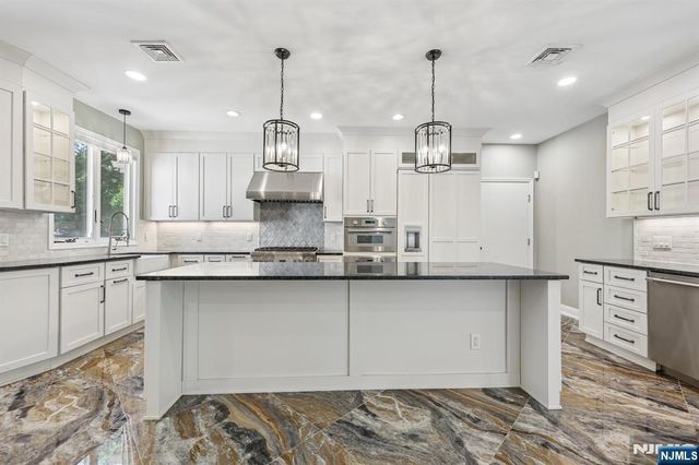 218 Irving Avenue, Closter, NJ 07624