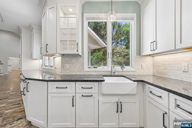 218 Irving Avenue, Closter, NJ 07624