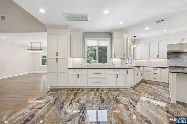 218 Irving Avenue, Closter, NJ 07624