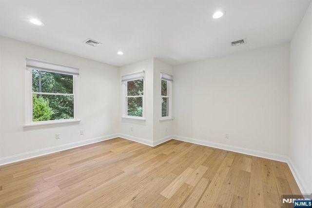 218 Irving Avenue, Closter, NJ 07624