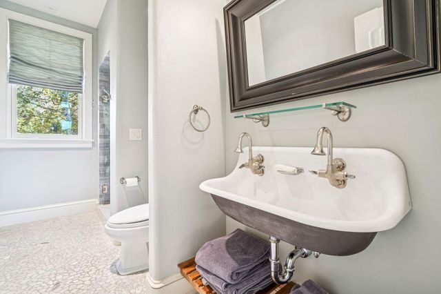 10 Tavern Lane, Lyme, NH 03768