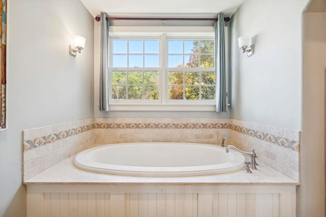 10 Tavern Lane, Lyme, NH 03768