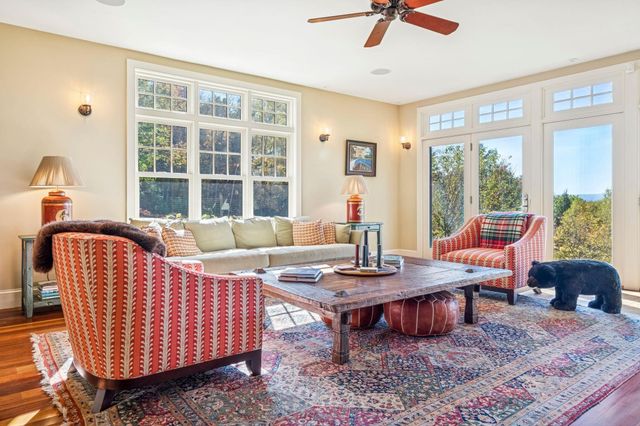 10 Tavern Lane, Lyme, NH 03768