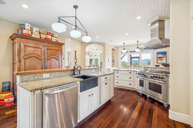 10 Tavern Lane, Lyme, NH 03768