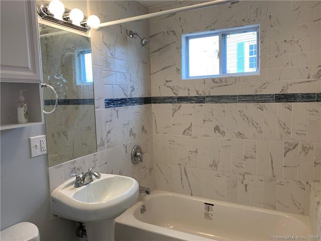 89 Cortland Circle, West Hartford, CT 06110