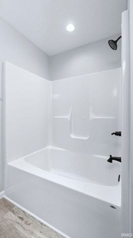 15360 Brimwillow Drive, Huntertown, IN 46748