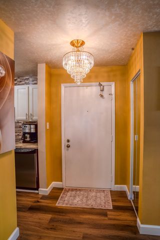 420 S HOME Avenue 109N, Oak Park, IL 60302