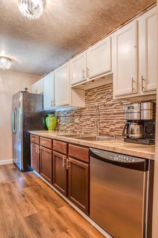 420 S HOME Avenue 109N, Oak Park, IL 60302