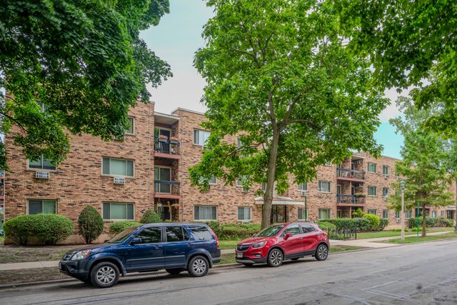 420 S HOME Avenue 109N, Oak Park, IL 60302