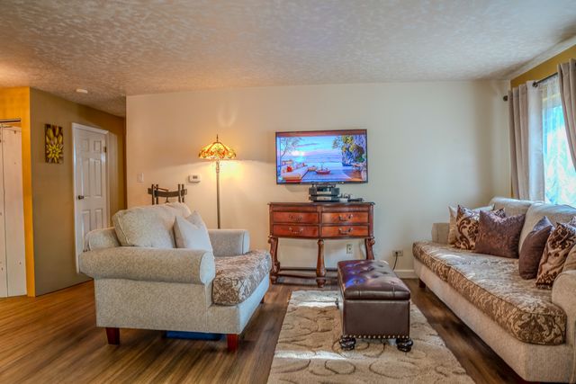 420 S HOME Avenue 109N, Oak Park, IL 60302