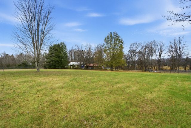 1266 Porter Morris Rd, Chapmansboro, TN 37035