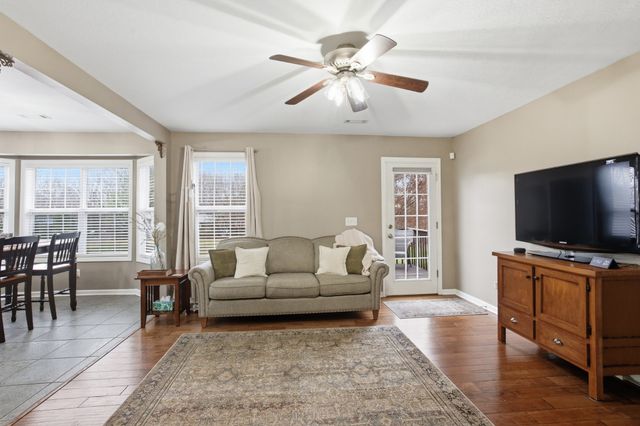 1266 Porter Morris Rd, Chapmansboro, TN 37035