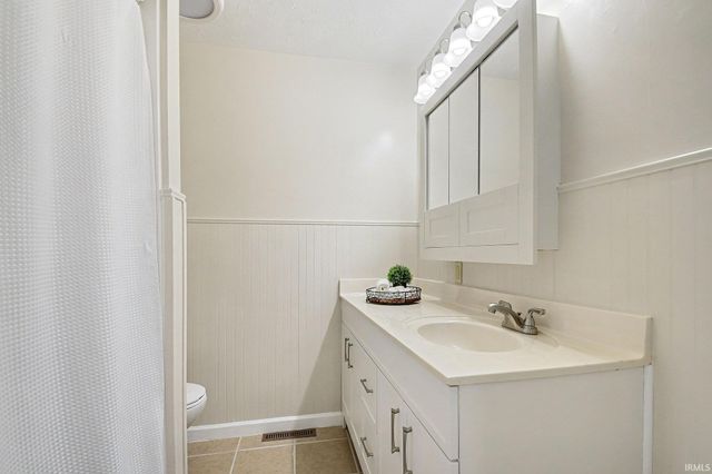 1901 Bay View Drive, Warsaw, IN 46580