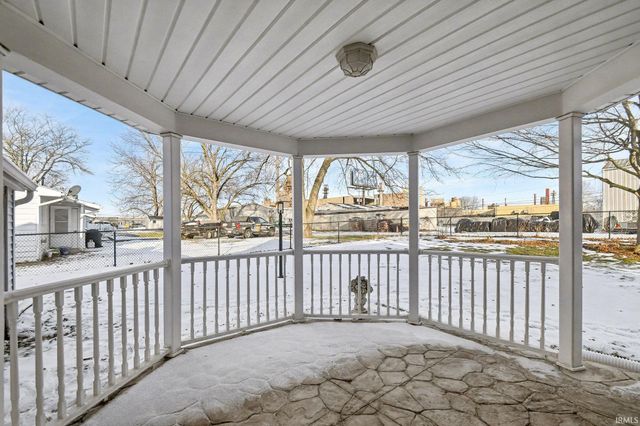 1901 Bay View Drive, Warsaw, IN 46580