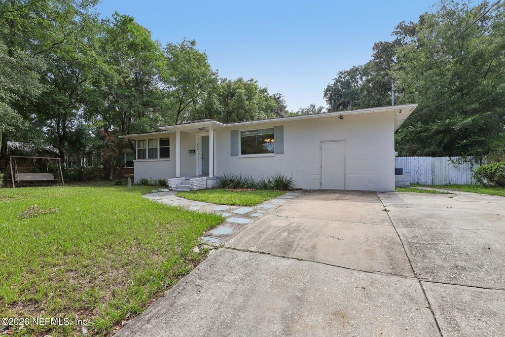 356 TIDEWATER Circle W, Jacksonville, FL 32211