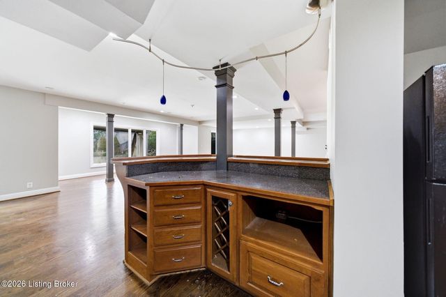 6209 Burnham Pl, Prospect, KY 40059