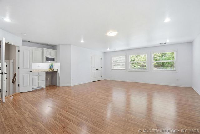 10709 E 100th Place S, Tulsa, OK 74133