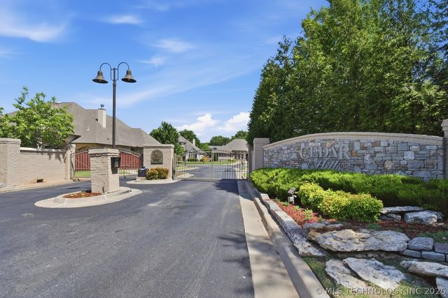 10709 E 100th Place S, Tulsa, OK 74133