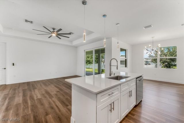 1013 NE 39th TER, Cape Coral, FL 33909