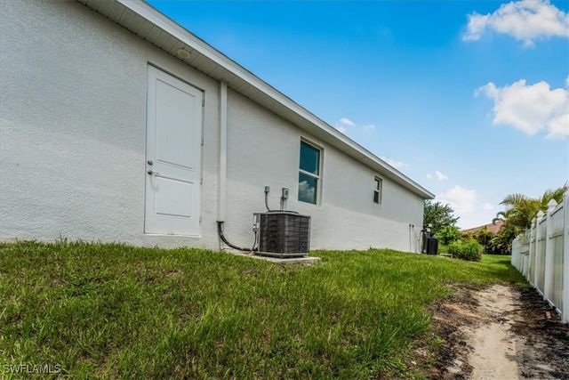 1013 NE 39th TER, Cape Coral, FL 33909