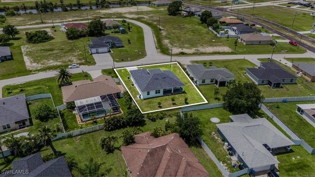 1013 NE 39th TER, Cape Coral, FL 33909