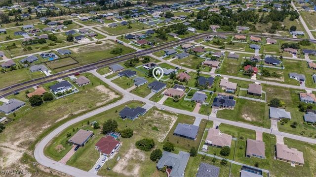1013 NE 39th TER, Cape Coral, FL 33909