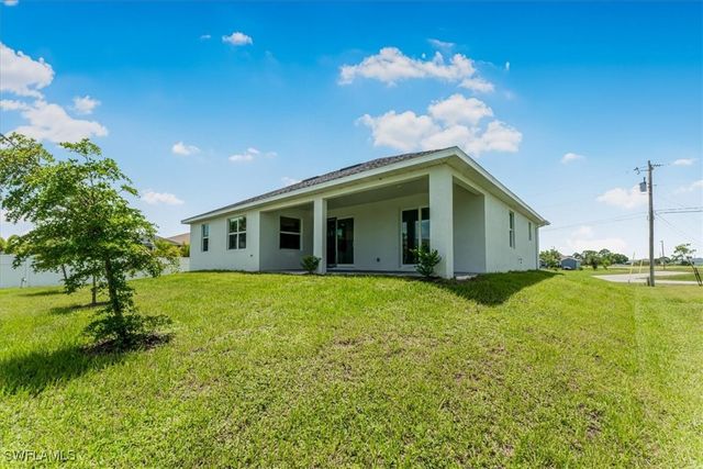1013 NE 39th TER, Cape Coral, FL 33909