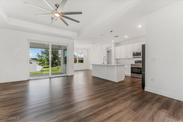 1013 NE 39th TER, Cape Coral, FL 33909