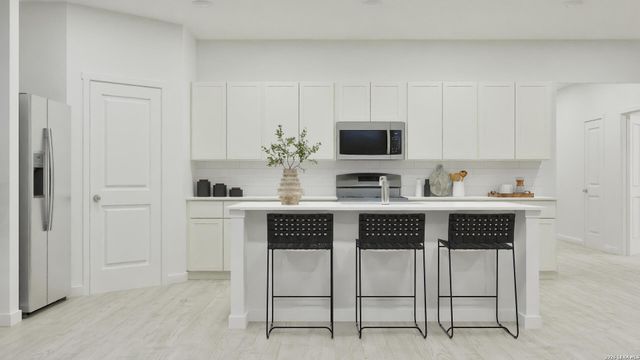 1214 Bear Claw Rd, New Braunfels, TX 78132